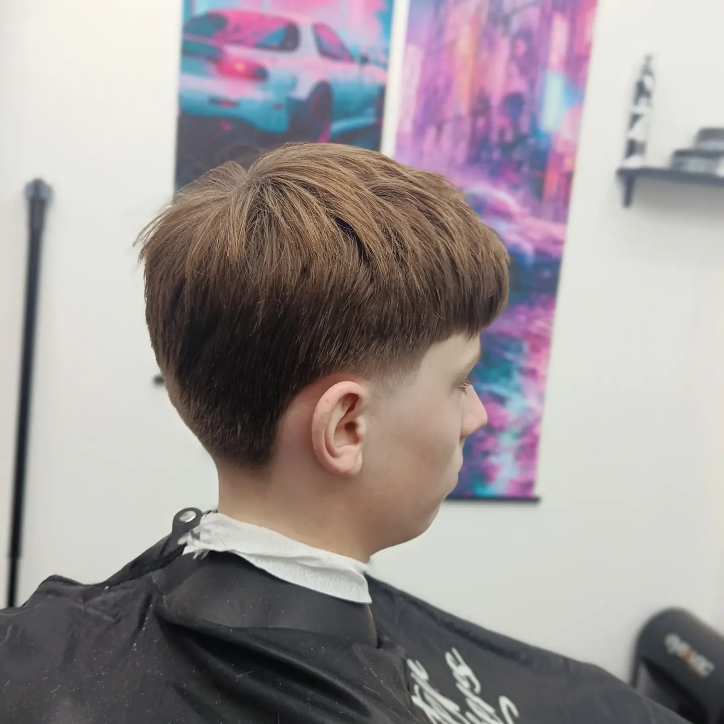 Jongen met getextureerde crop